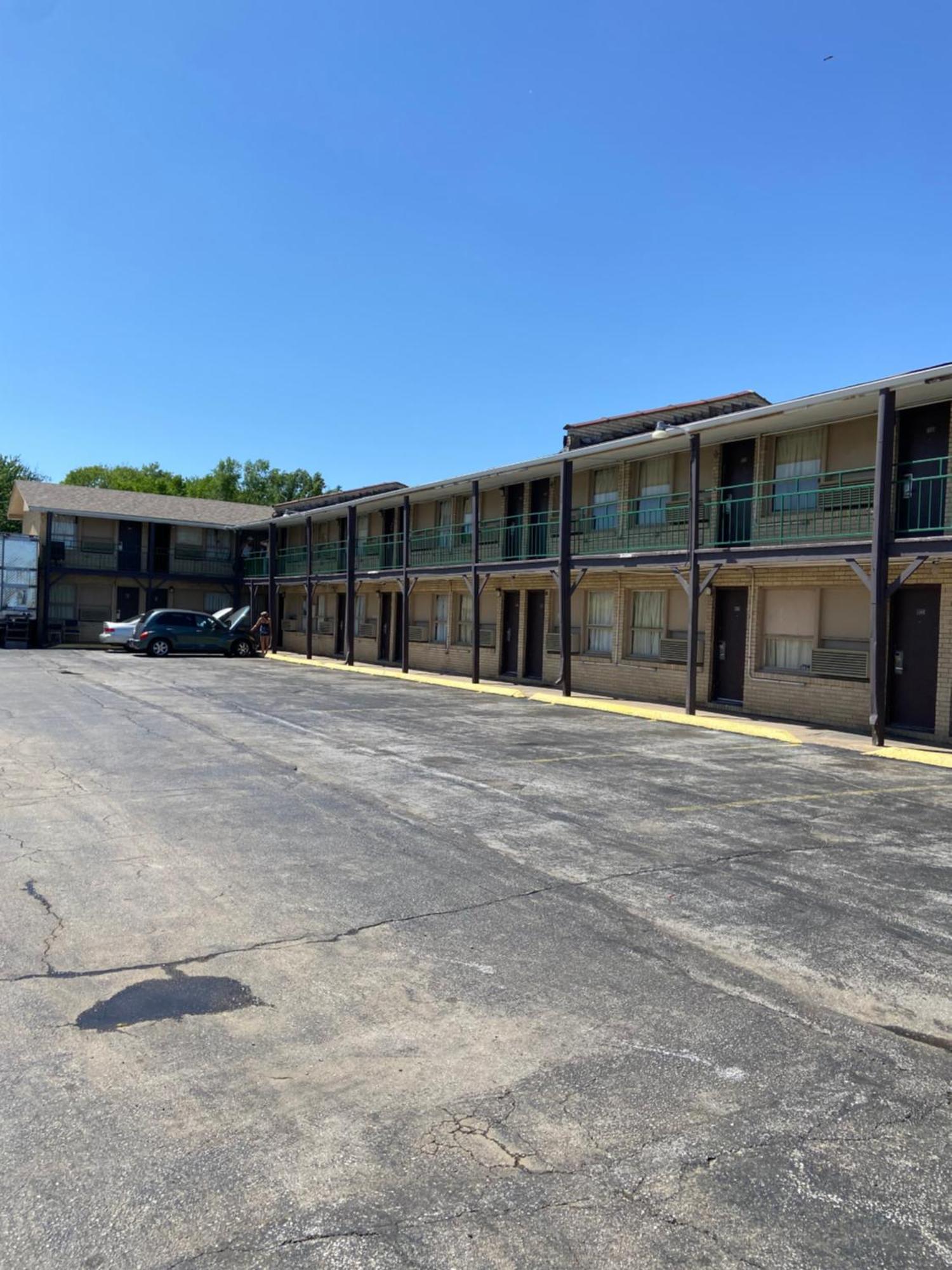 Glenstone Place Extended Stay Motel Springfield Exterior foto
